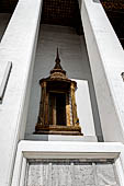 Bangkok Wat Pho, window of the ubosot. 